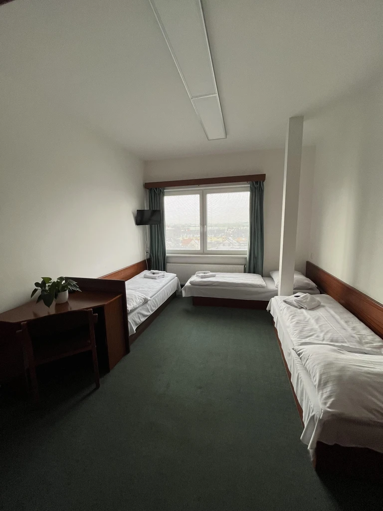 Sportovní centrum a hotel najdete v klidné části města Brandýs nad Labem